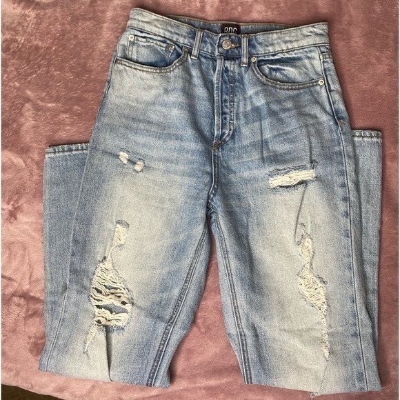 Urban Outfitters BDG high-rise straight-leg distressed mom jeans women’s size 26 - Picture 2 of 8